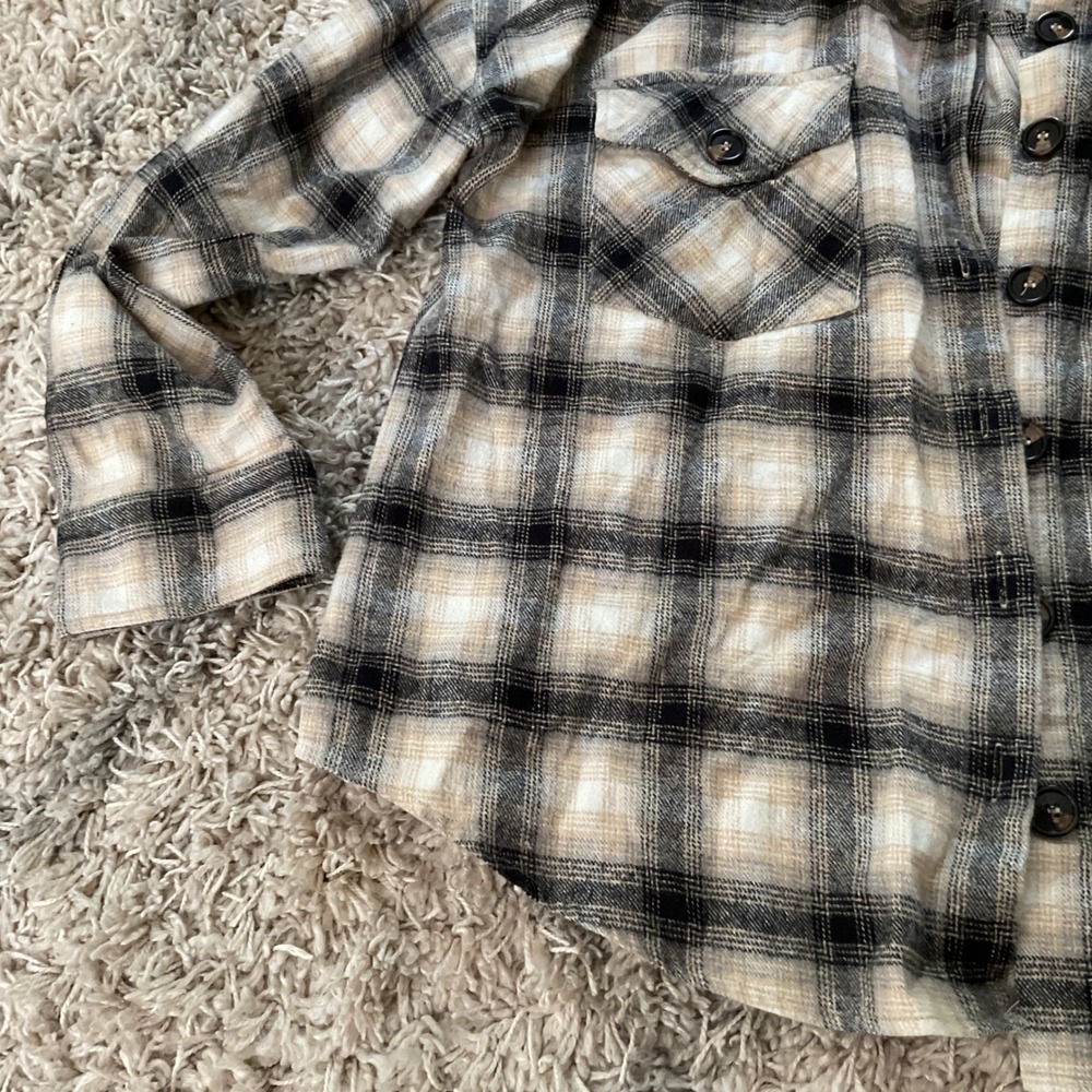 E&M Tan and Black Plaid Button Down Shacket Oversized Flannel Shirt Large - Picture 4 of 13